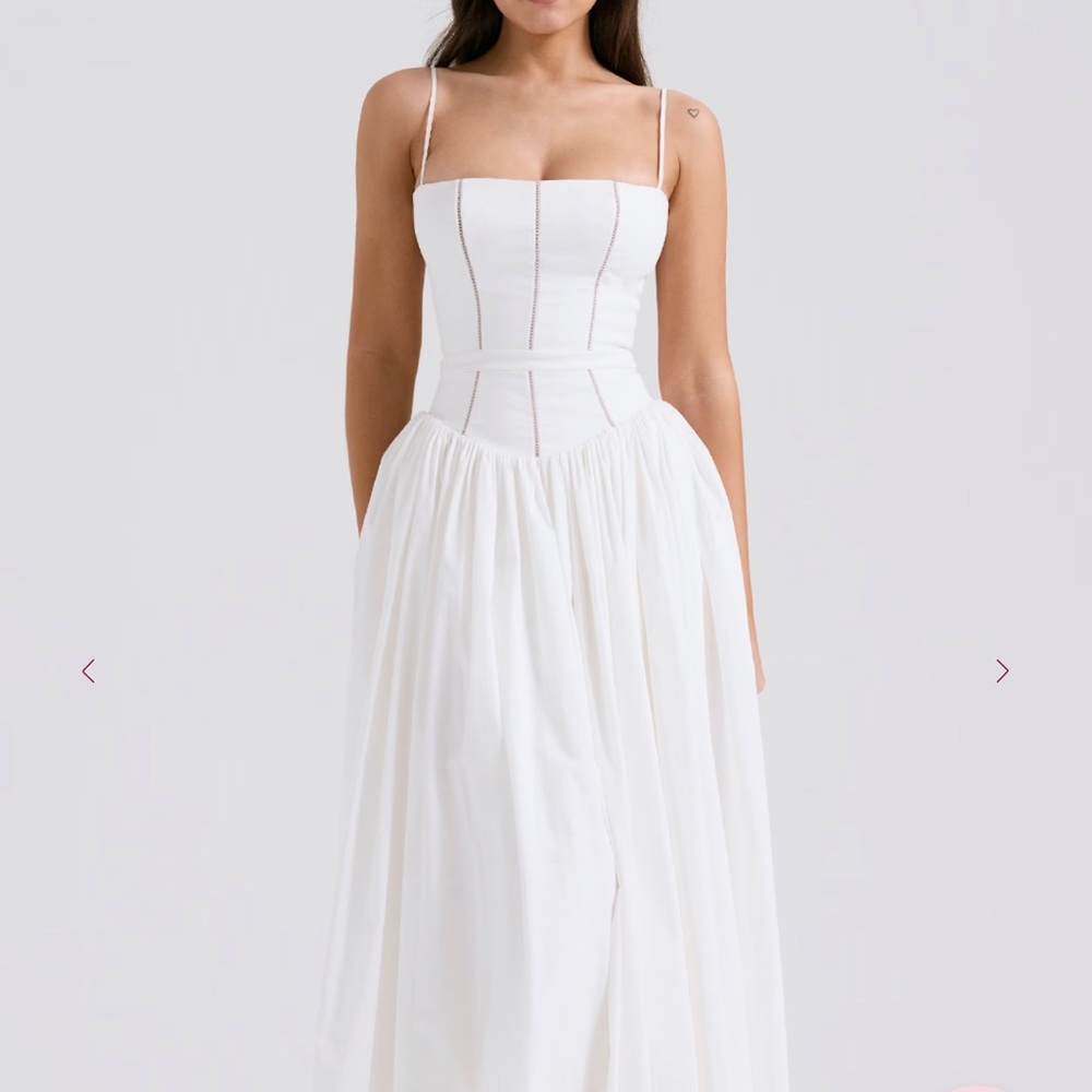 House of CB YSABELLA WHITE SUNDRESS SIZE S PLUS CUP - Picture 2 of 4